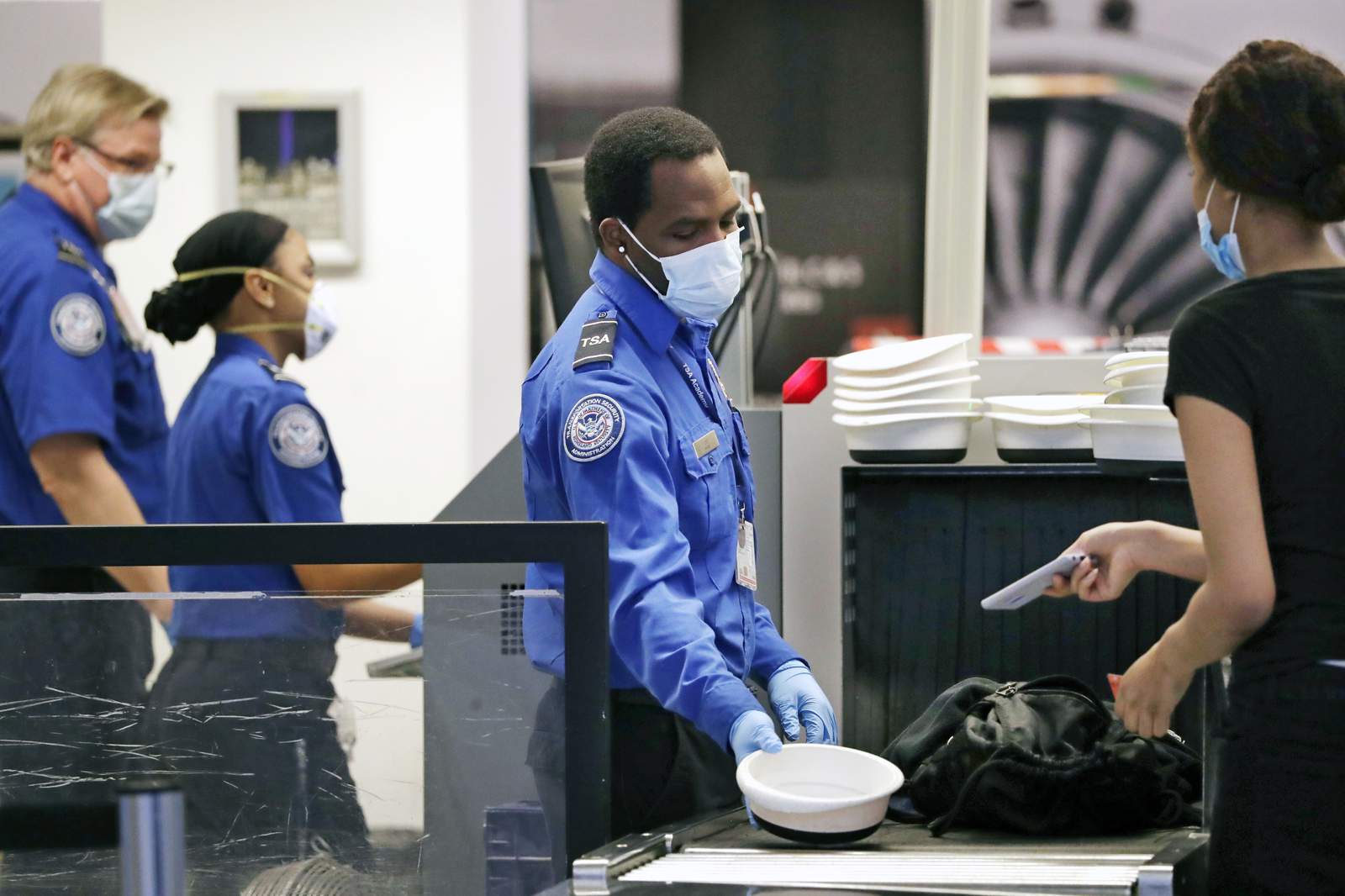 TSA lists fines for people who refuse to wear a mask while traveling