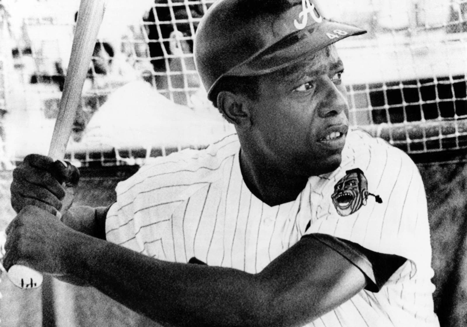 Astros manager Dusty Baker reacts to death of close friend, Hank Aaron