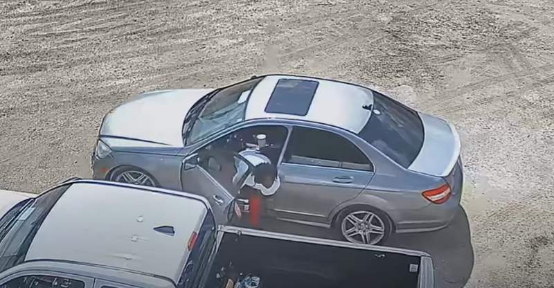 VIDEO: Multiple vehicles, an assault rifle and a money bag taken in this brazen daylight robbery in east Houston