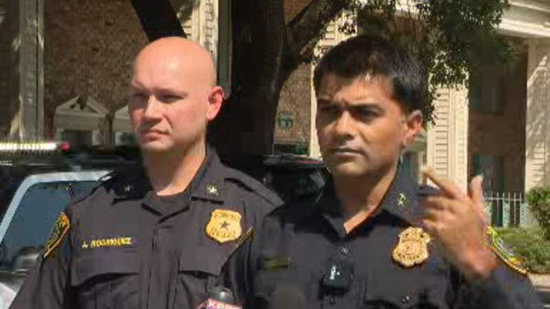 Murder suspect in fiery quadruple homicide in southwest Houston shoots himself, HPD says