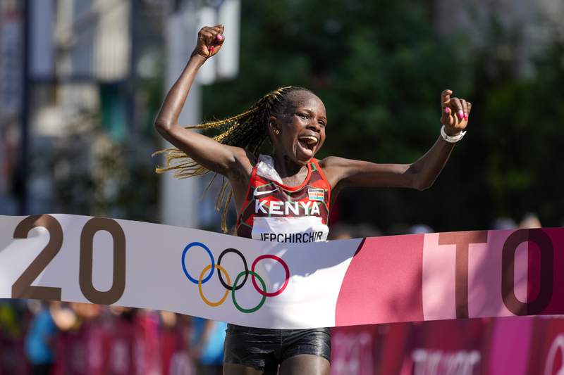Jepchirchir beats heat in Sapporo to win Olympic marathon