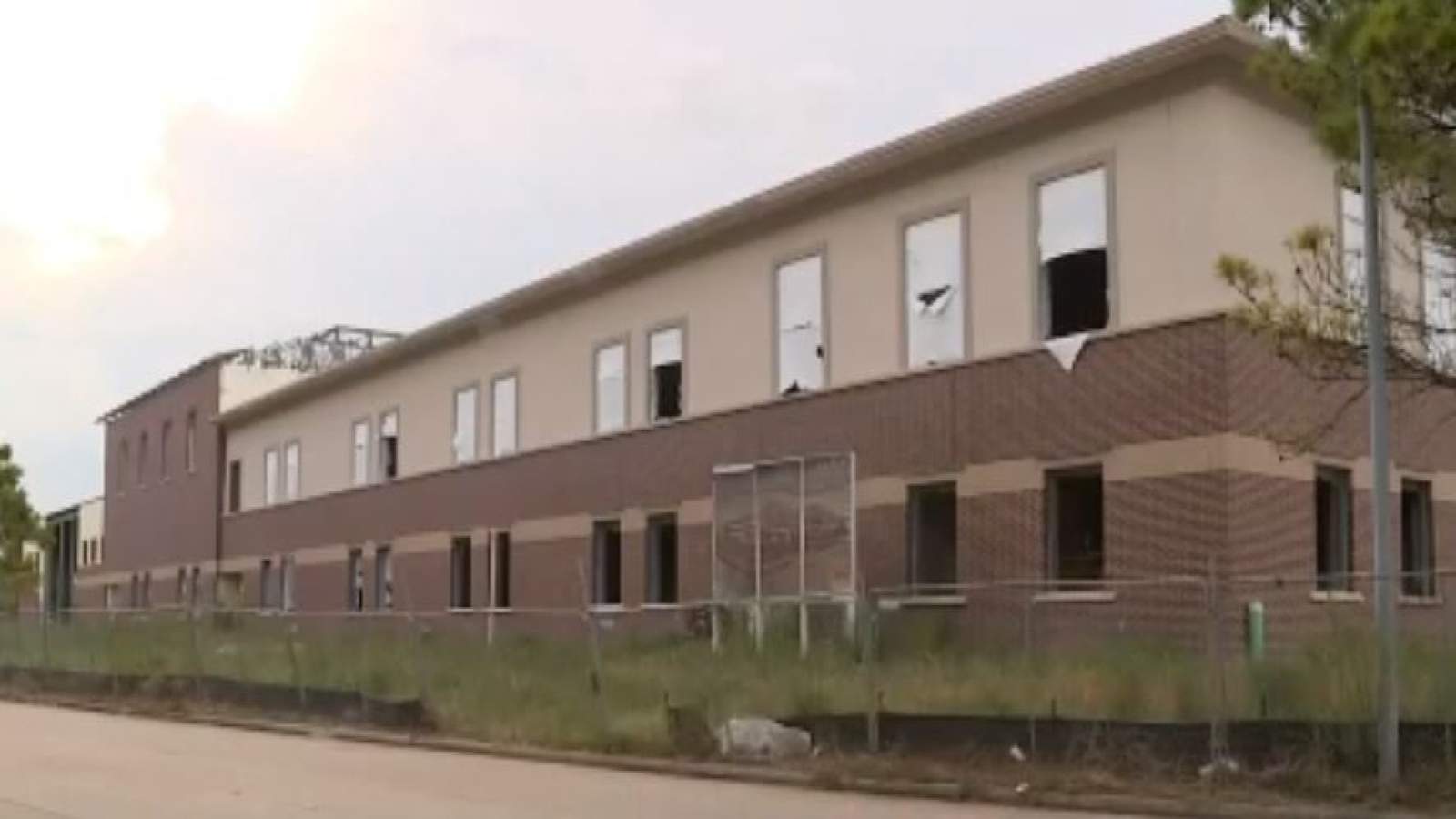 Unfinished charter school becomes neighborhood eyesore in southeast Harris County