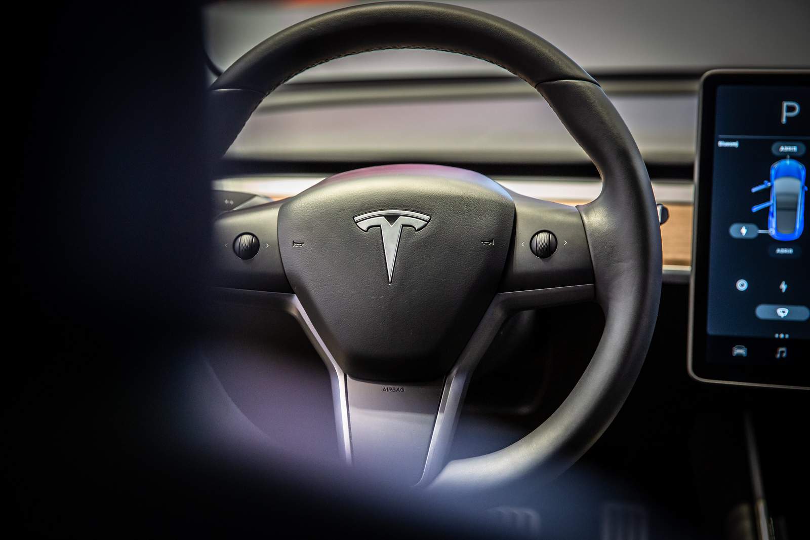 Tesla seeking to construct electric vehicle manufacturing plant near Austin