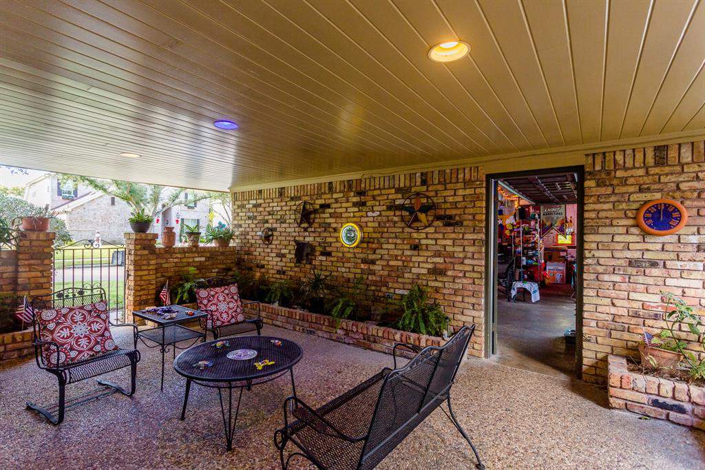 Check out this Meyerland home complete with a ‘man cave’ on the market