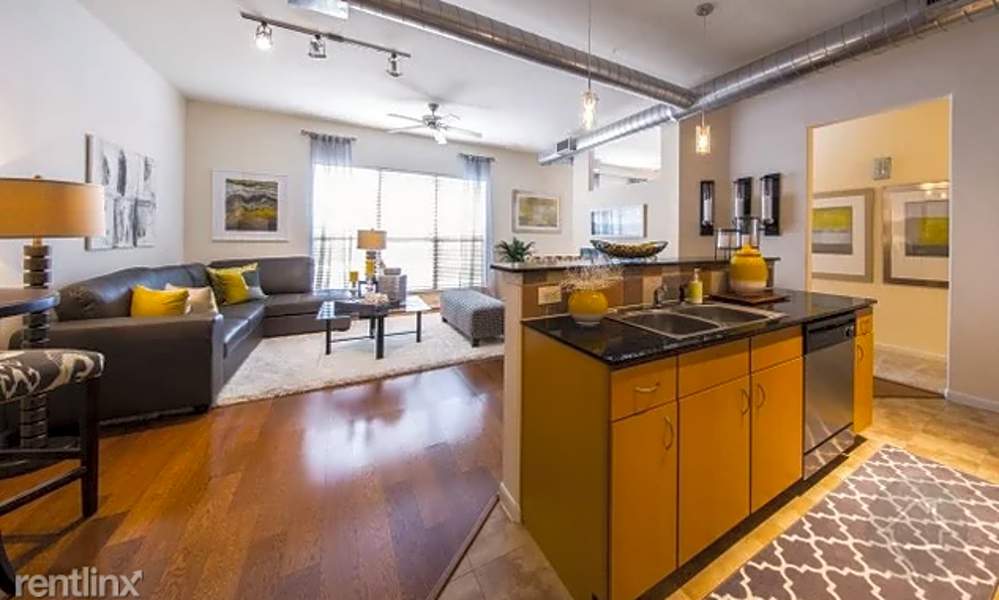 What apartments will $1,000 rent you in West Oaks, right now?