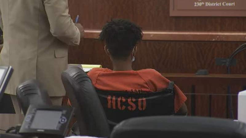 Bond reduced for Houston teen charged with murder in crash that killed three valets