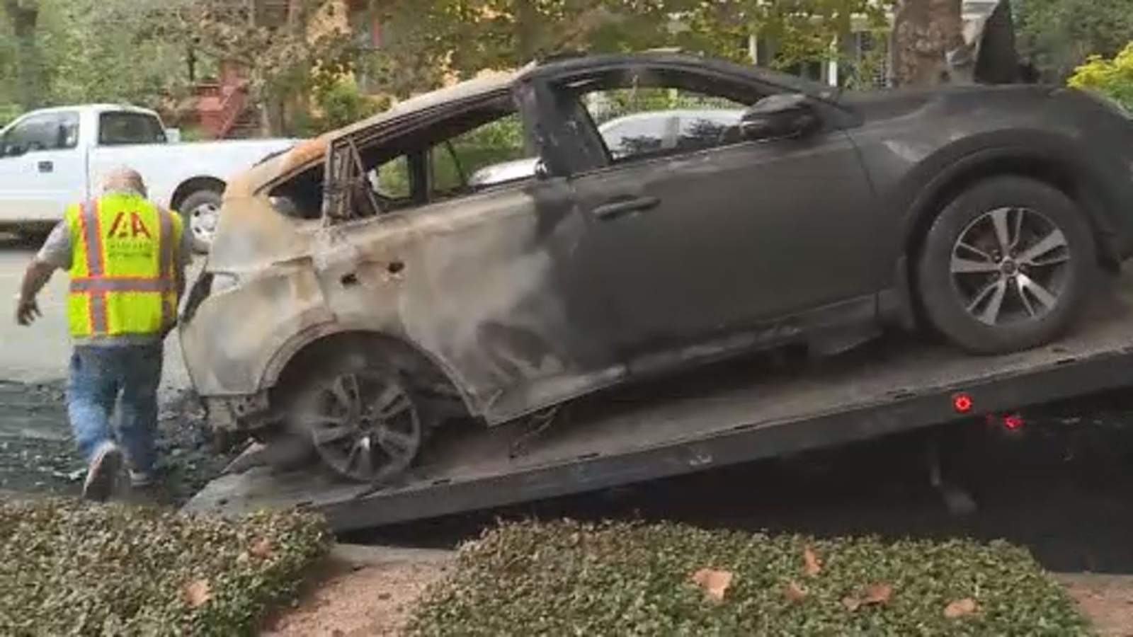 HFD investigating rash of cars fires around Heights area