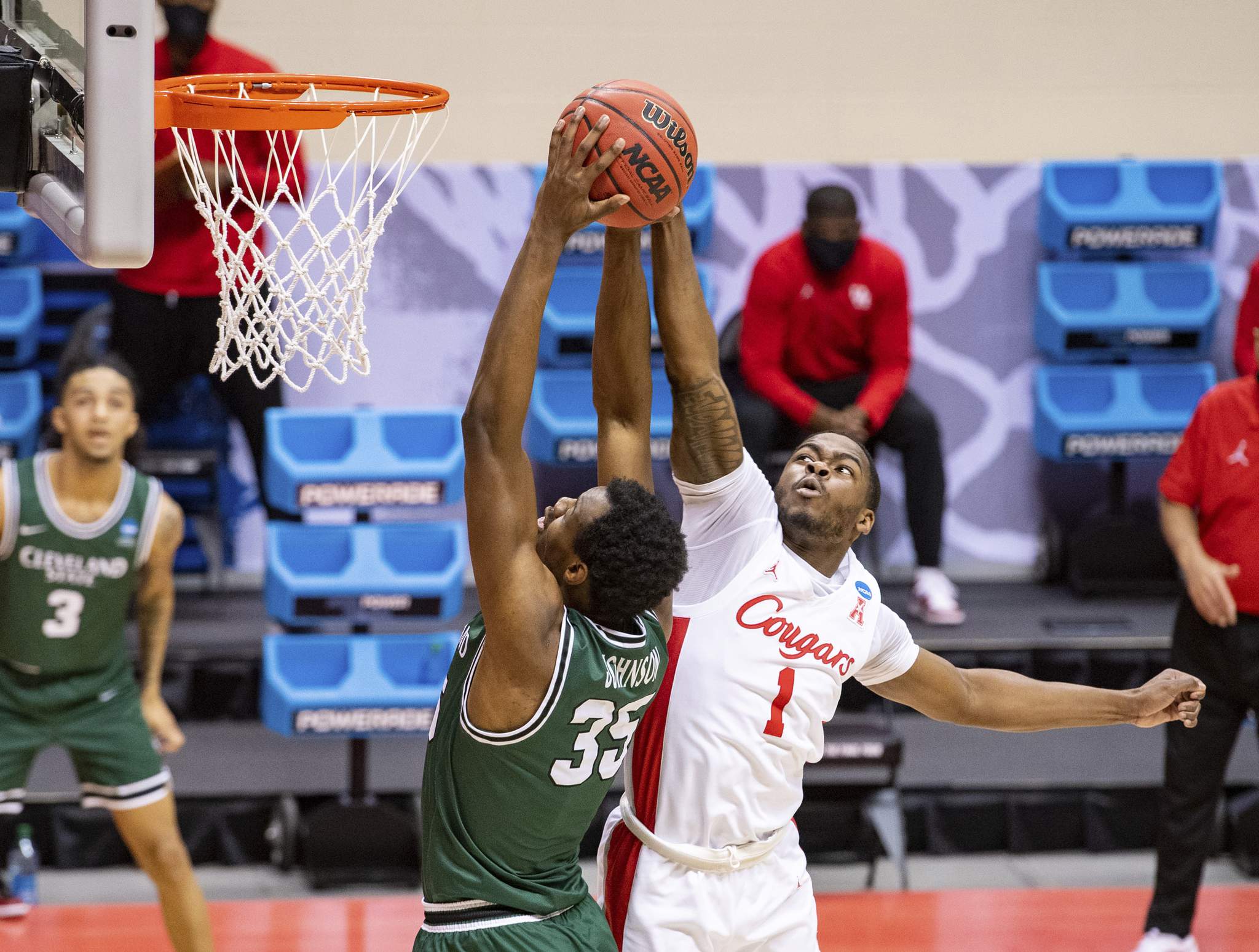 Houston beats Cleveland State 87-56 as Sampson ties Wooden