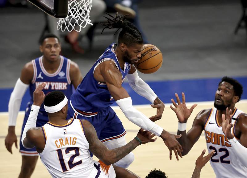 Suns snap Knicks' nine-game win streak with 118-110 victory