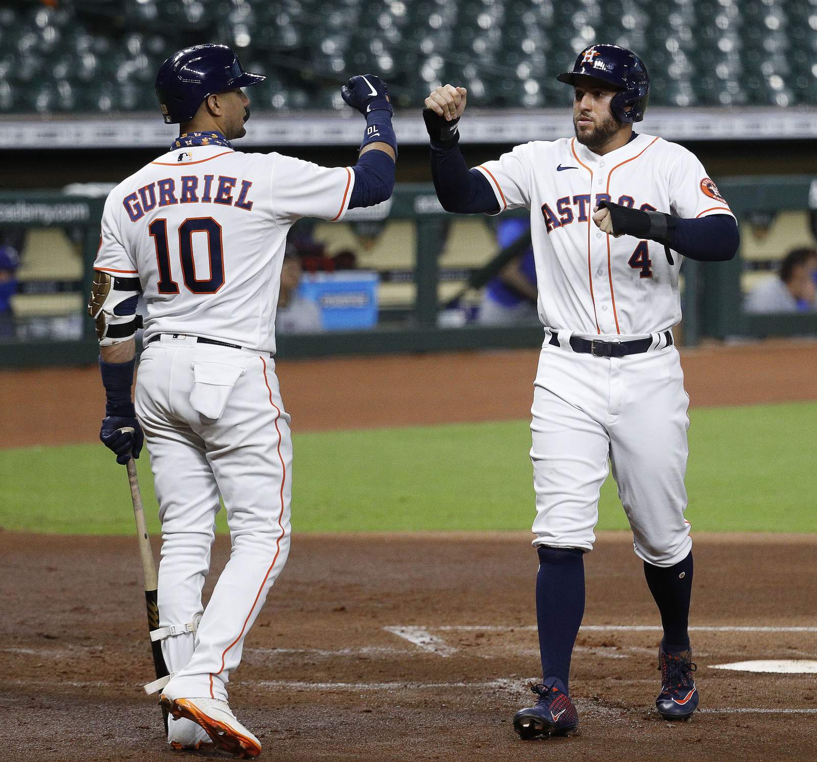 Brantley homers early, Astros hold on for 2-1 win over Texas