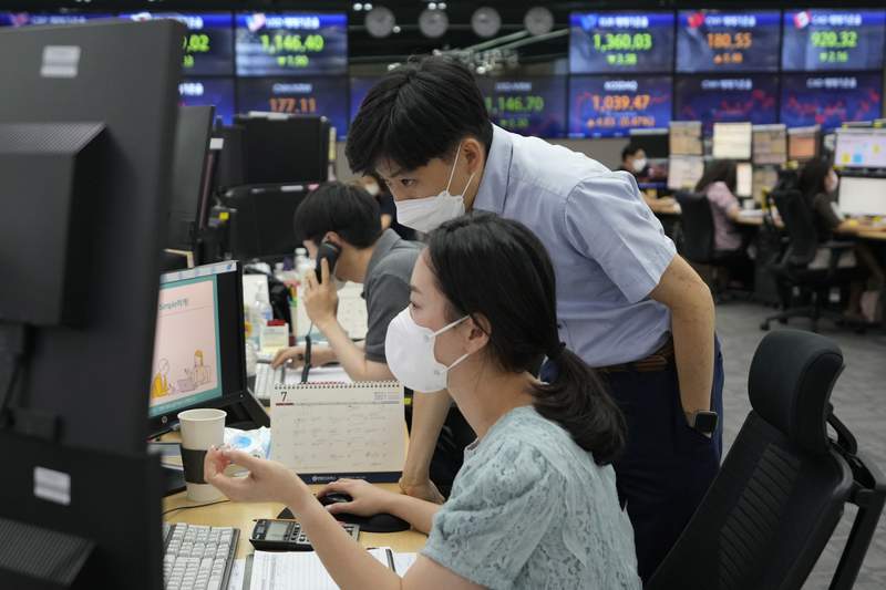Asian stocks follow Wall St higher ahead of earnings reports