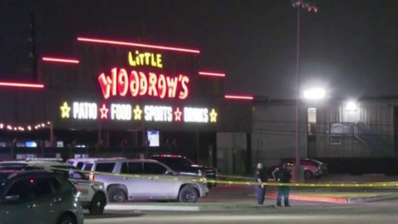 2 people shot outside Little Woodrow’s Bar and Grill in Tomball, deputies say