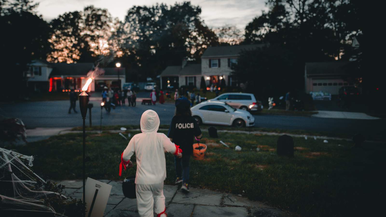 5 safety guidelines you should know for Halloween