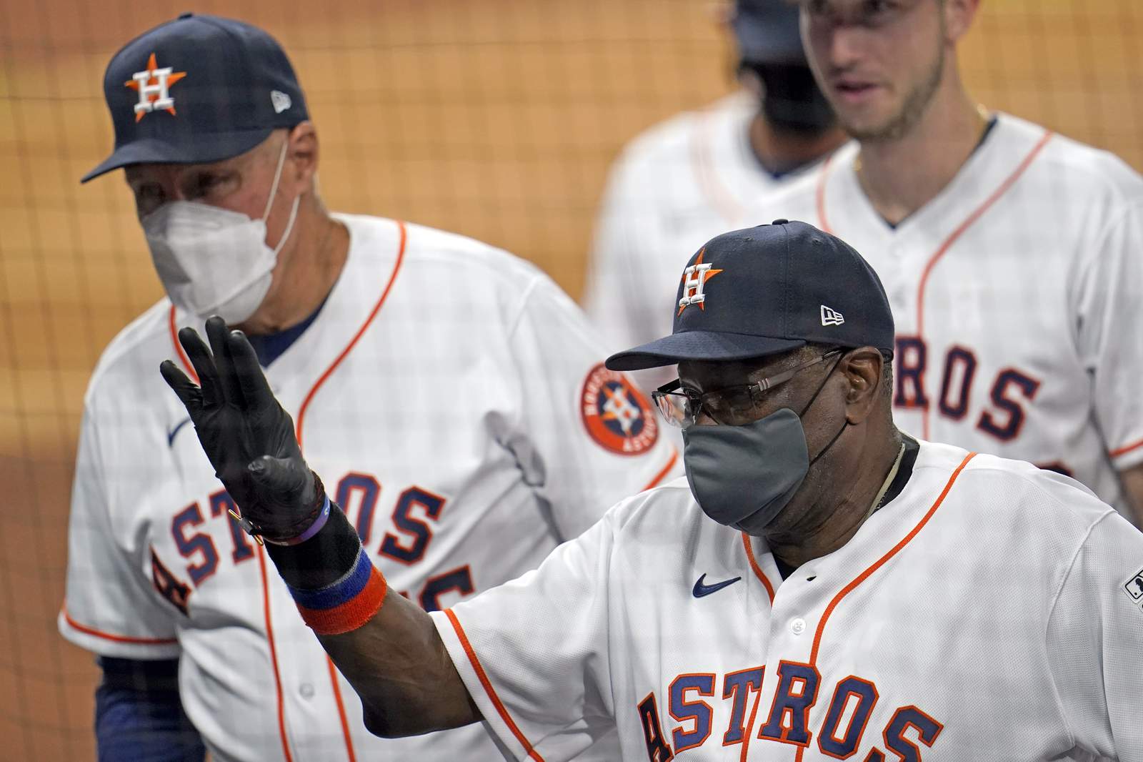 Houston Astros coaches contracts extended