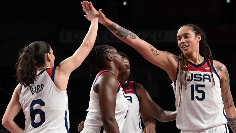 U.S. women shut down Serbia, advance to gold medal game