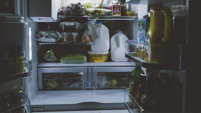 How long does food last in the fridge without power?