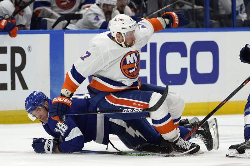 Semyon Varlamov, Islanders beat Lightning 2-1 in Game 1