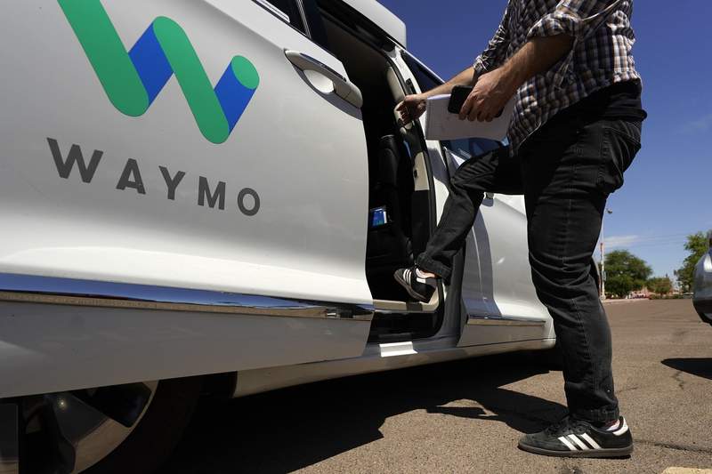 Self-driving car pioneer Waymo gets $2.5B to fuel ambitions