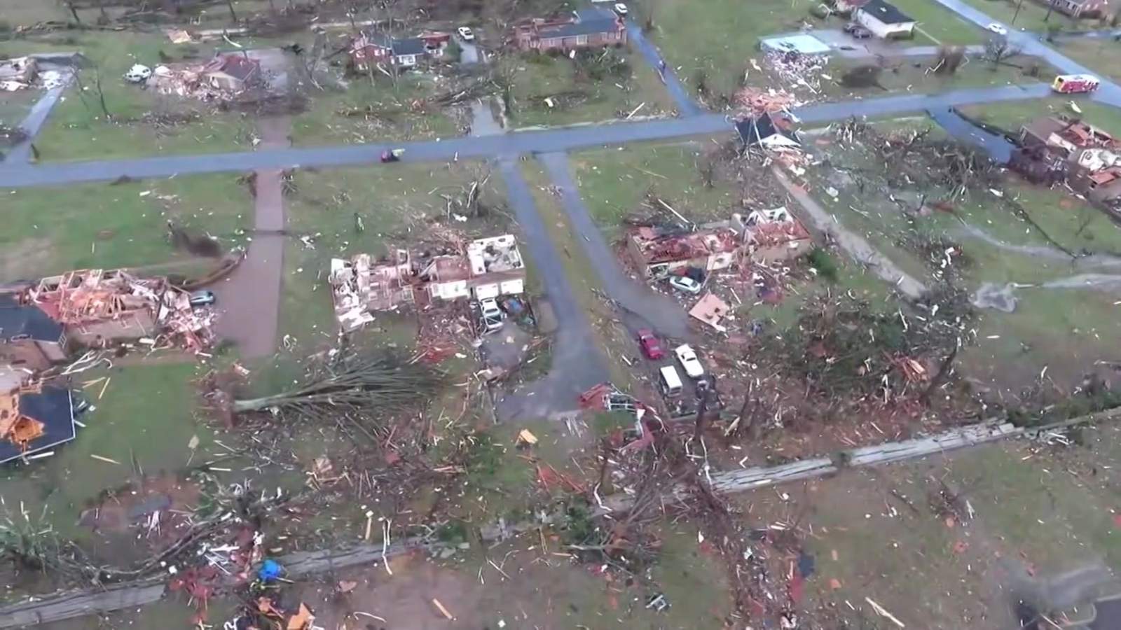 Nashville locals offer helping hand after tornado outbreak tears through city, surrounding counties