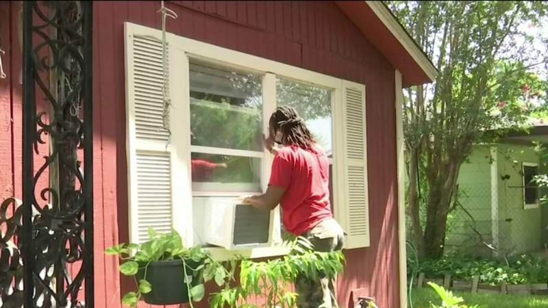 Local organization delivers A/C units to seniors in southeast Houston