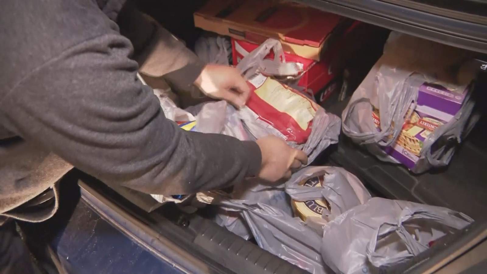Houstonians grab last-minute items before winter storm