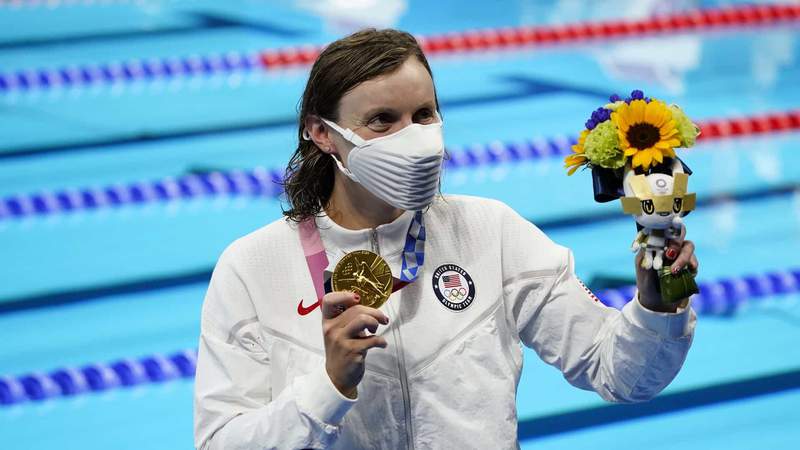 Podcast: Packing a suitcase for the pool with Katie Ledecky