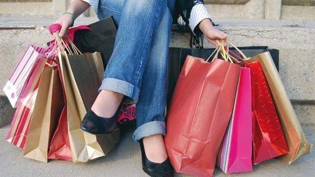 Très Chic boutique bi-annual fill-a-bag sale kicks off this weekend