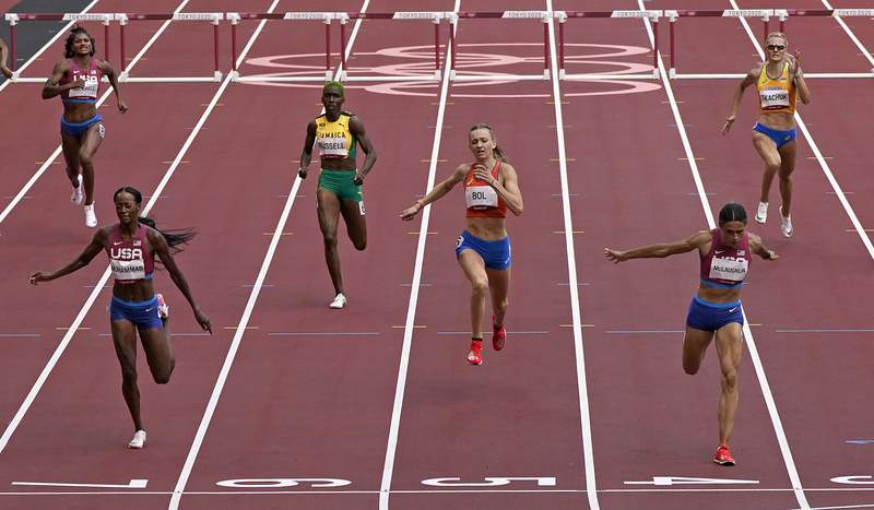 Sydney McLaughlin wins gold for US, breaks own world record in electrifying 400m hurdles final