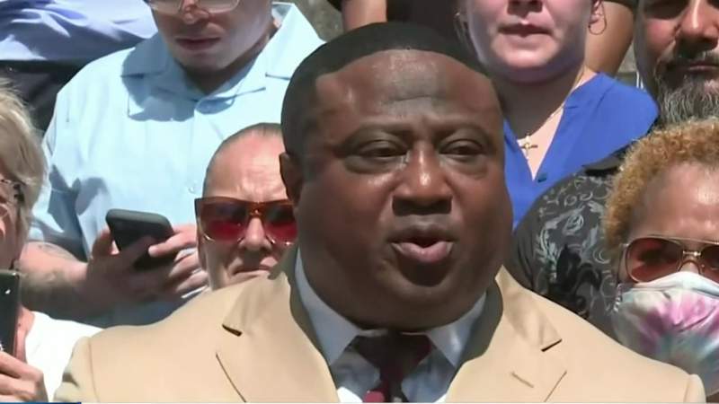 Quanell X calls for federal investigation into jury tampering in Brazoria County