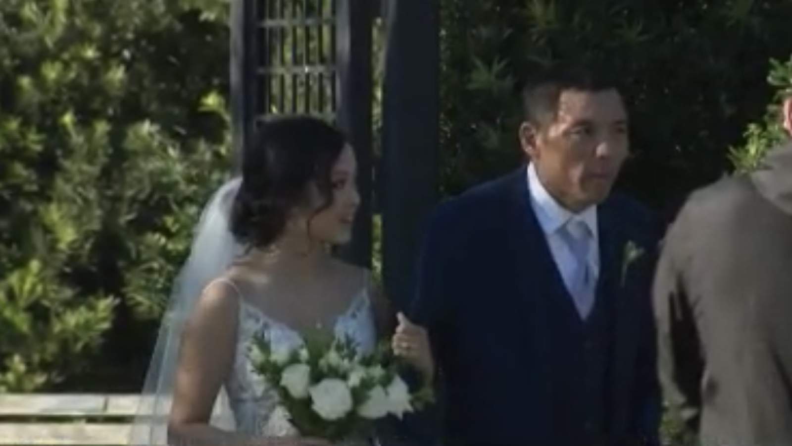 Father walks daughter down the aisle after recovering from freak accident
