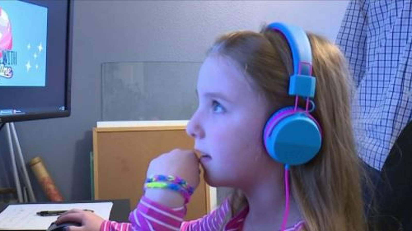 8-year-old starts Youtube channel to help kids learn computer skills