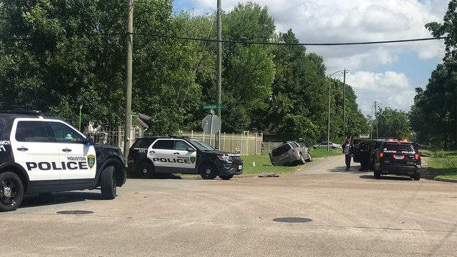 Chase Suspect Crashes Into Hpd Unit In Northeast Houston