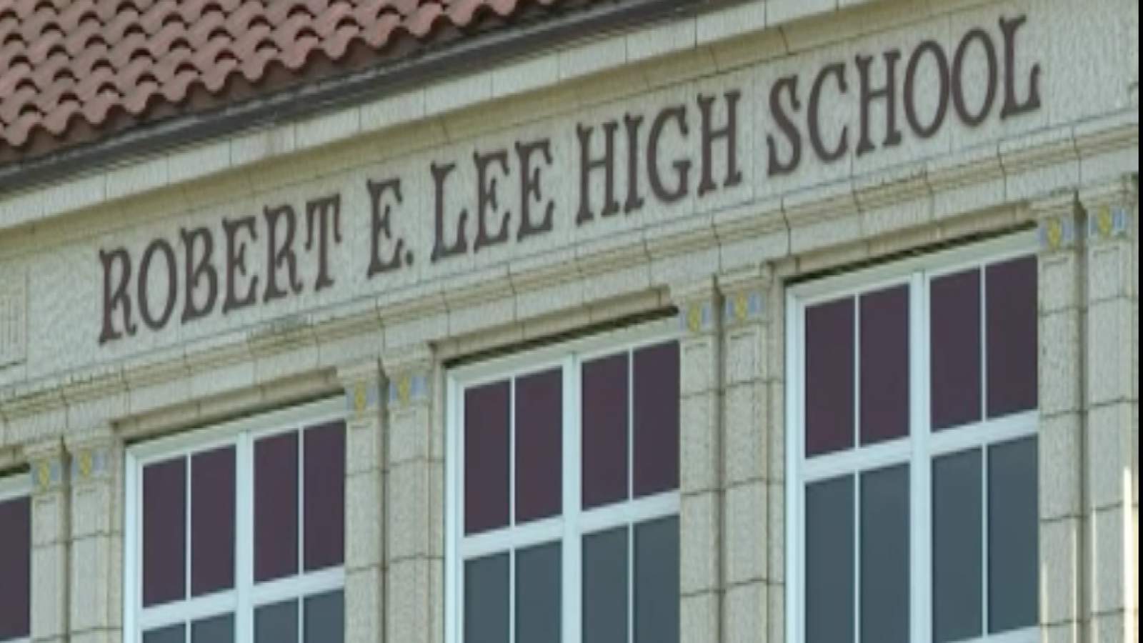 Robert E. Lee High School in Baytown will keep its name for now, board decides