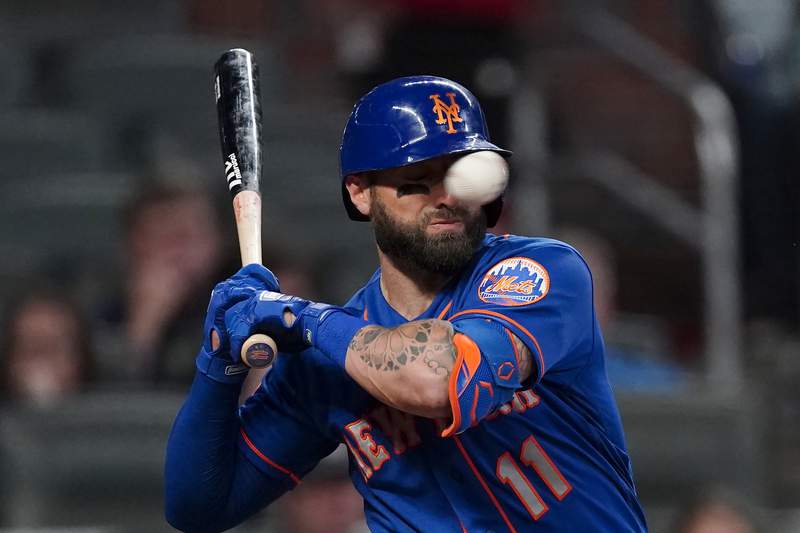 Mets overcome more injuries, beat Braves 3-1