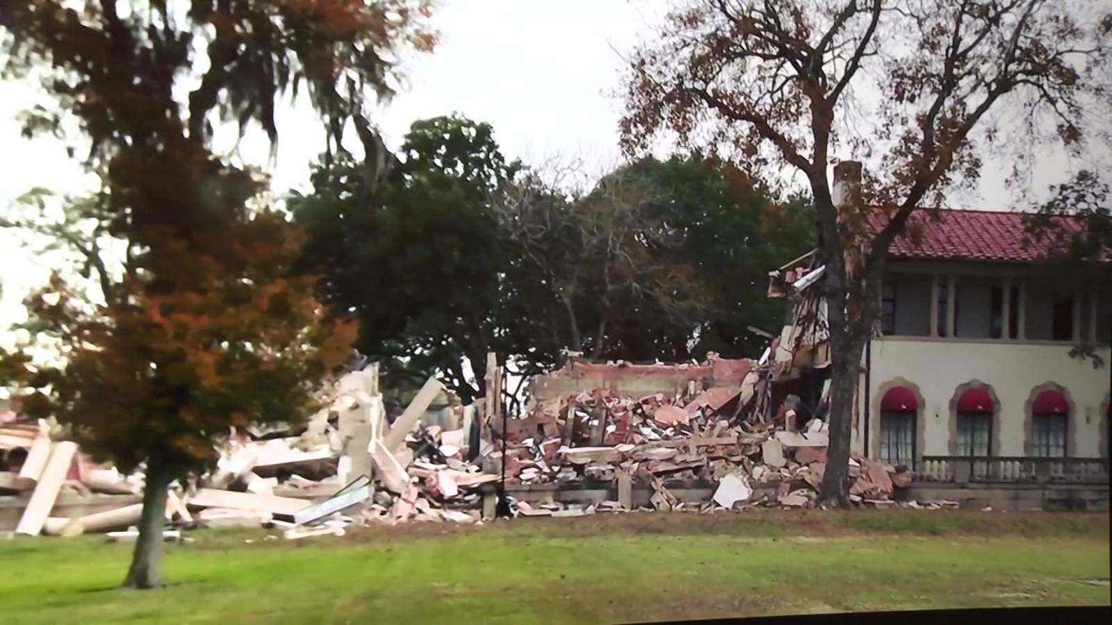Residents remember West Mansion and mourn its demolition