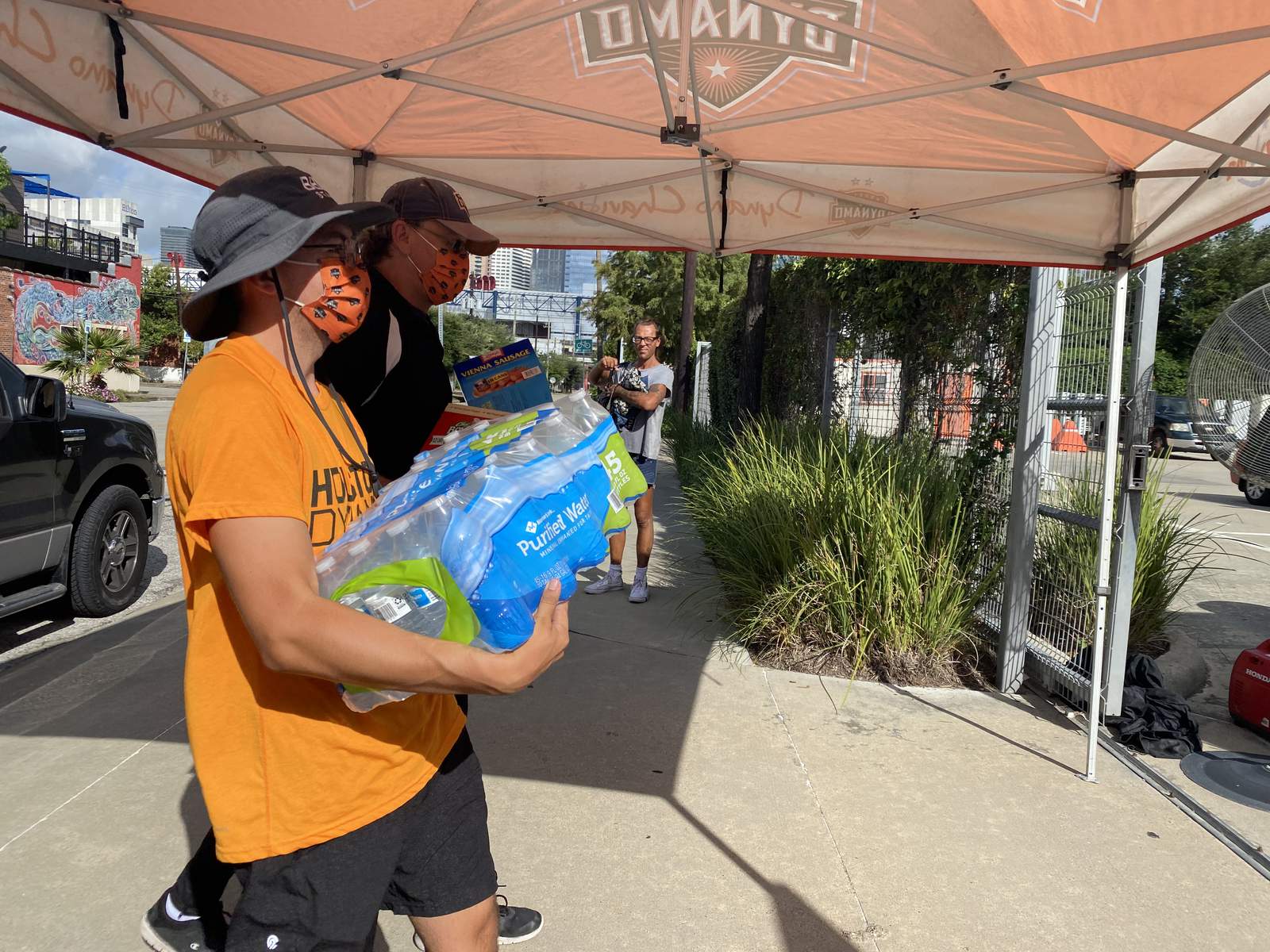 Houston Dynamo & Dash hosts food collection drive for Hurricane Laura victims