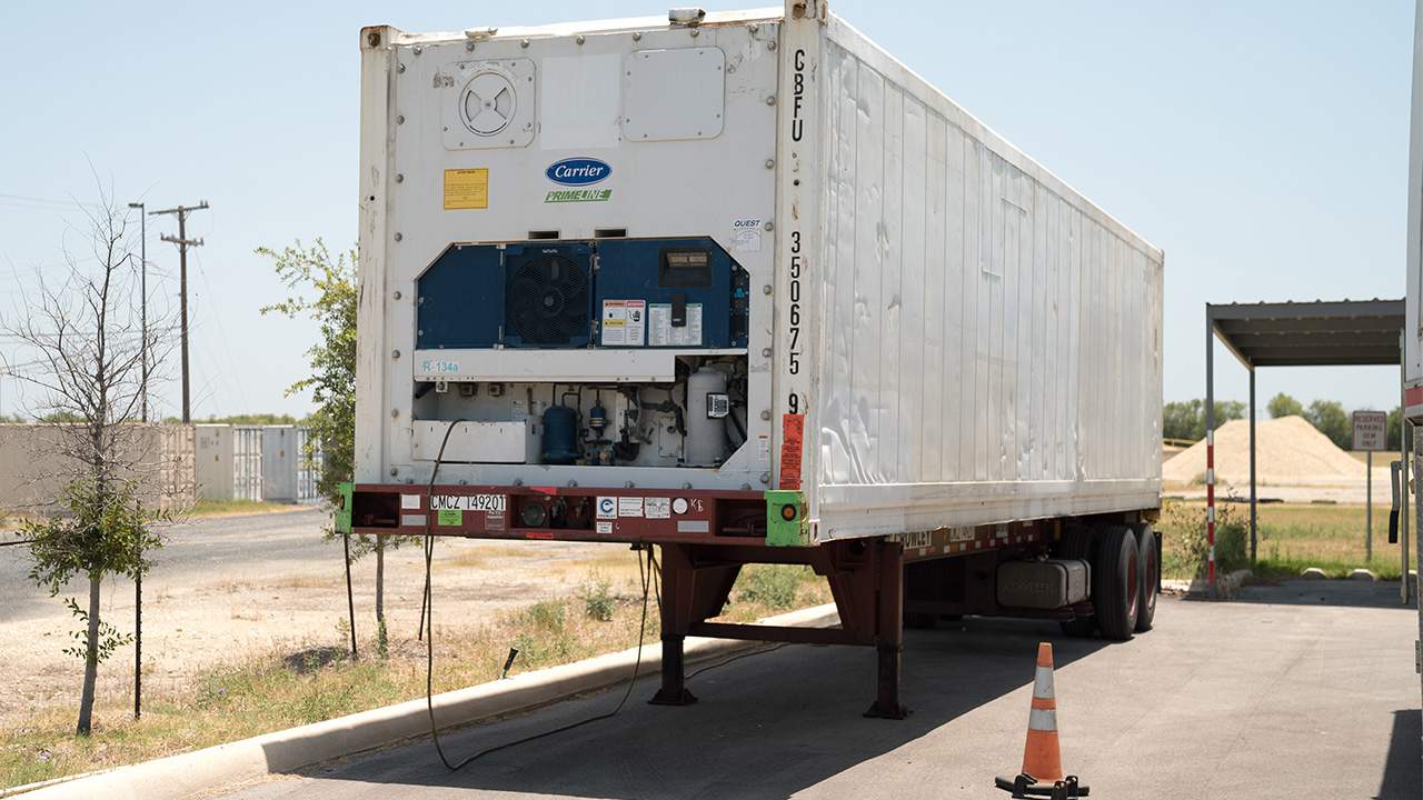 Hidalgo County stores bodies in trucks as Texas sets one-day record for COVID-19 deaths