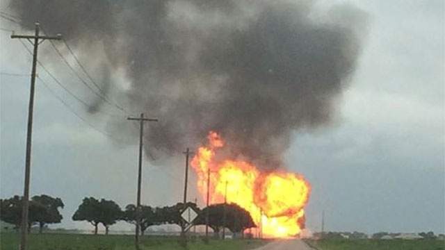 1 injured when ruptured gas line causes explosion in Wharton County