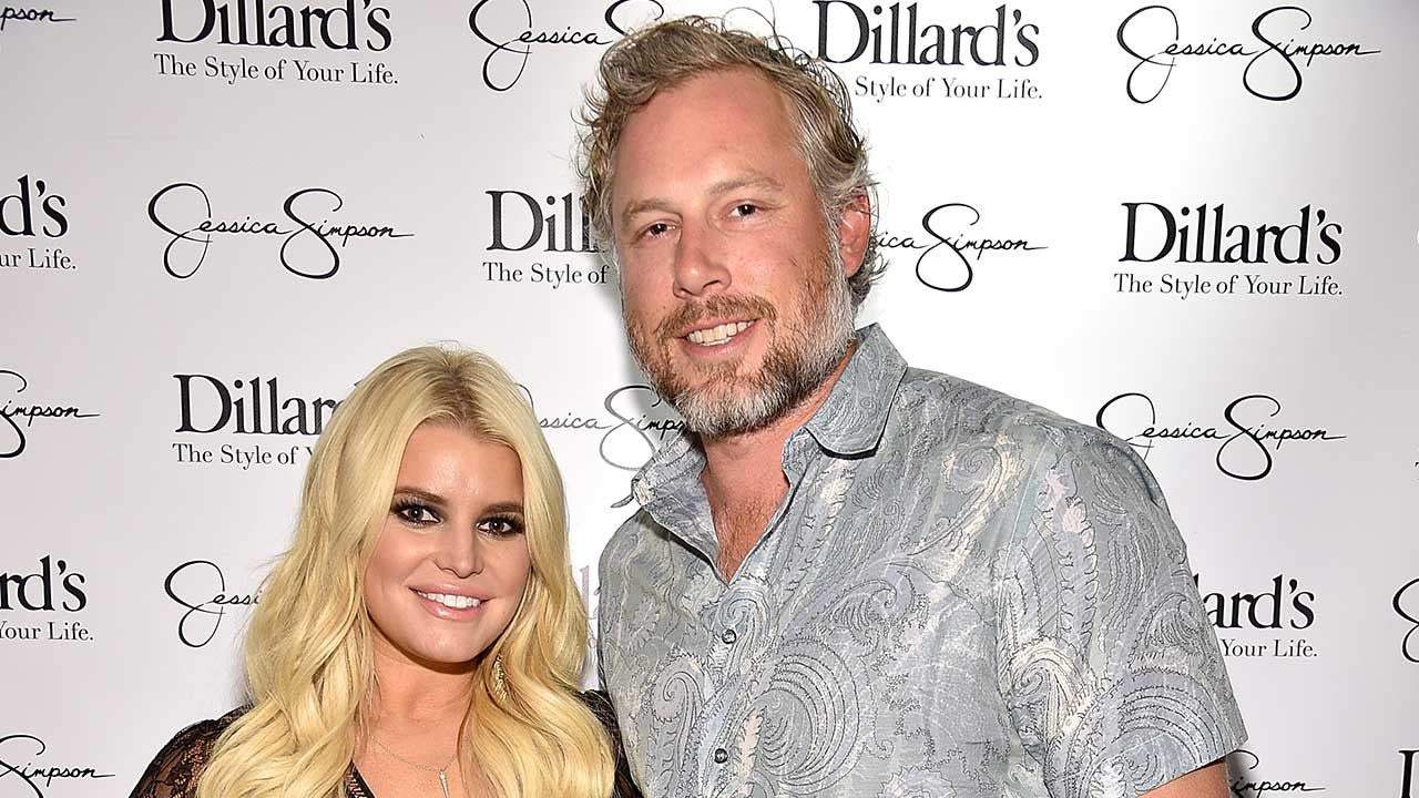 Jessica Simpson Is Gifted Giant Crystal Butterfly for 6th Wedding Anniversary With Eric Johnson