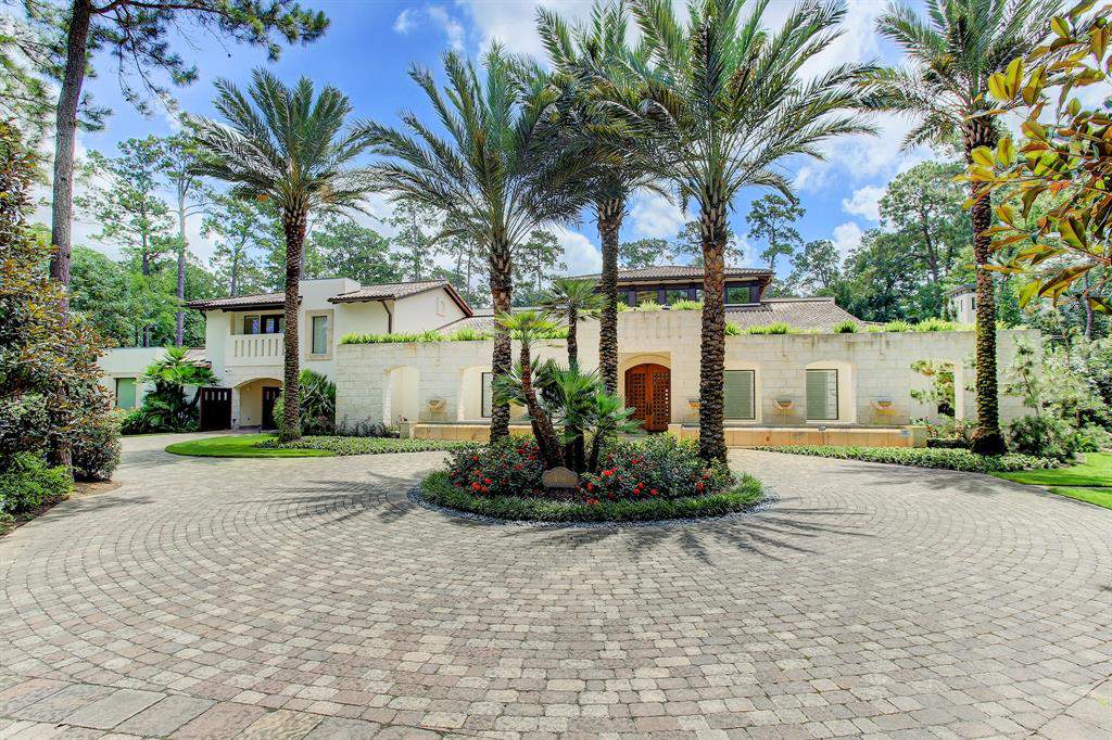 This Spanish-style Houston home offers serenity, privacy, ample space for family and guests for $6M