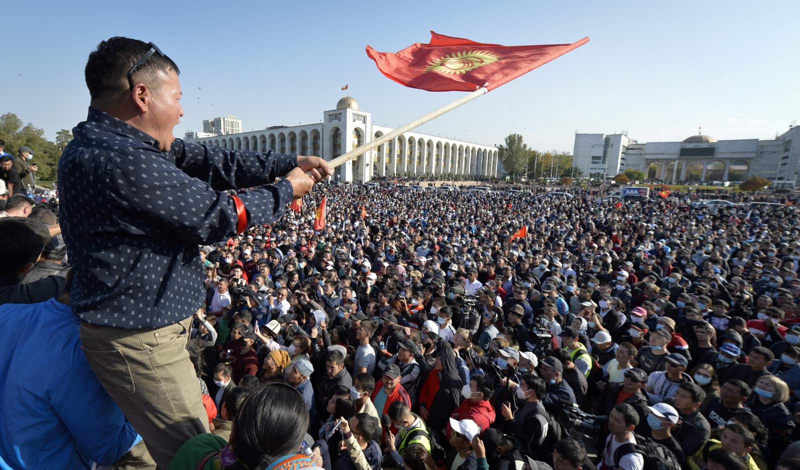 Kyrgyz president declares state of emergency amid protests