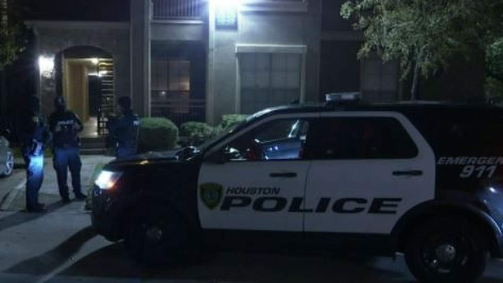 Man killed after gun accidentally goes off in west Houston, police say