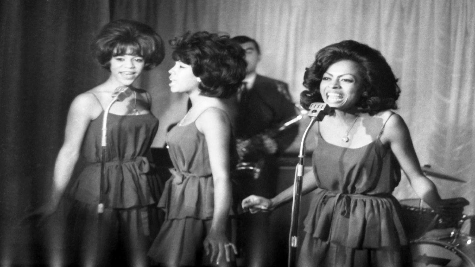 This is the time Mary Wilson and The Supremes rocked out in Houston with Judy Garland