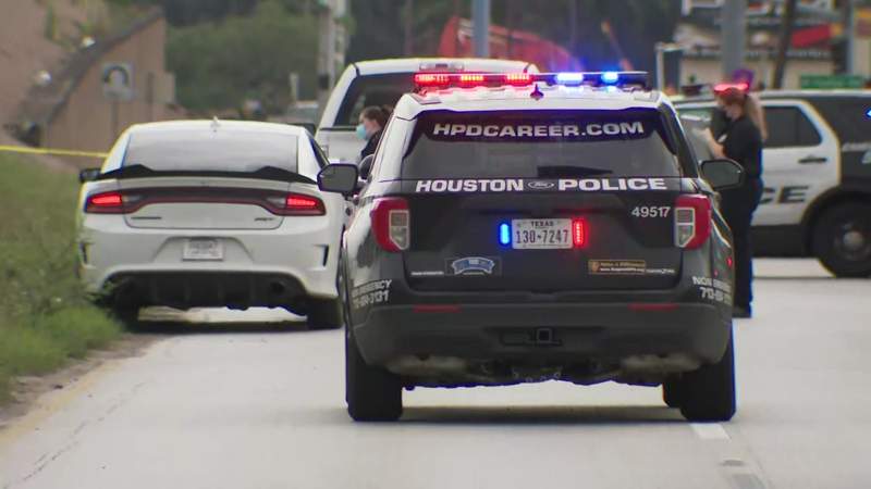 Man found shot to death inside of vehicle on North Freeway feeder road, HPD says