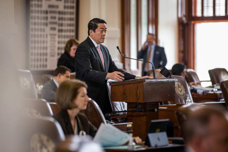 Texas House Democrats try to run out the clock in last-ditch effort to sink GOP priority bills