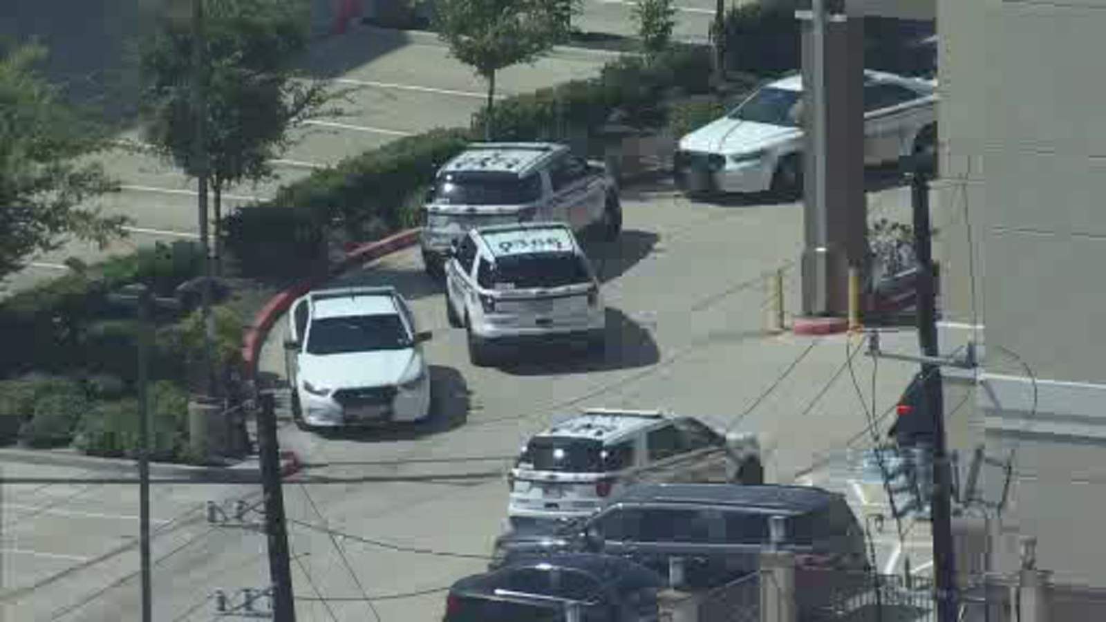 Man barricaded in northwest Harris County hotel taken into custody after hourslong standoff, deputies say