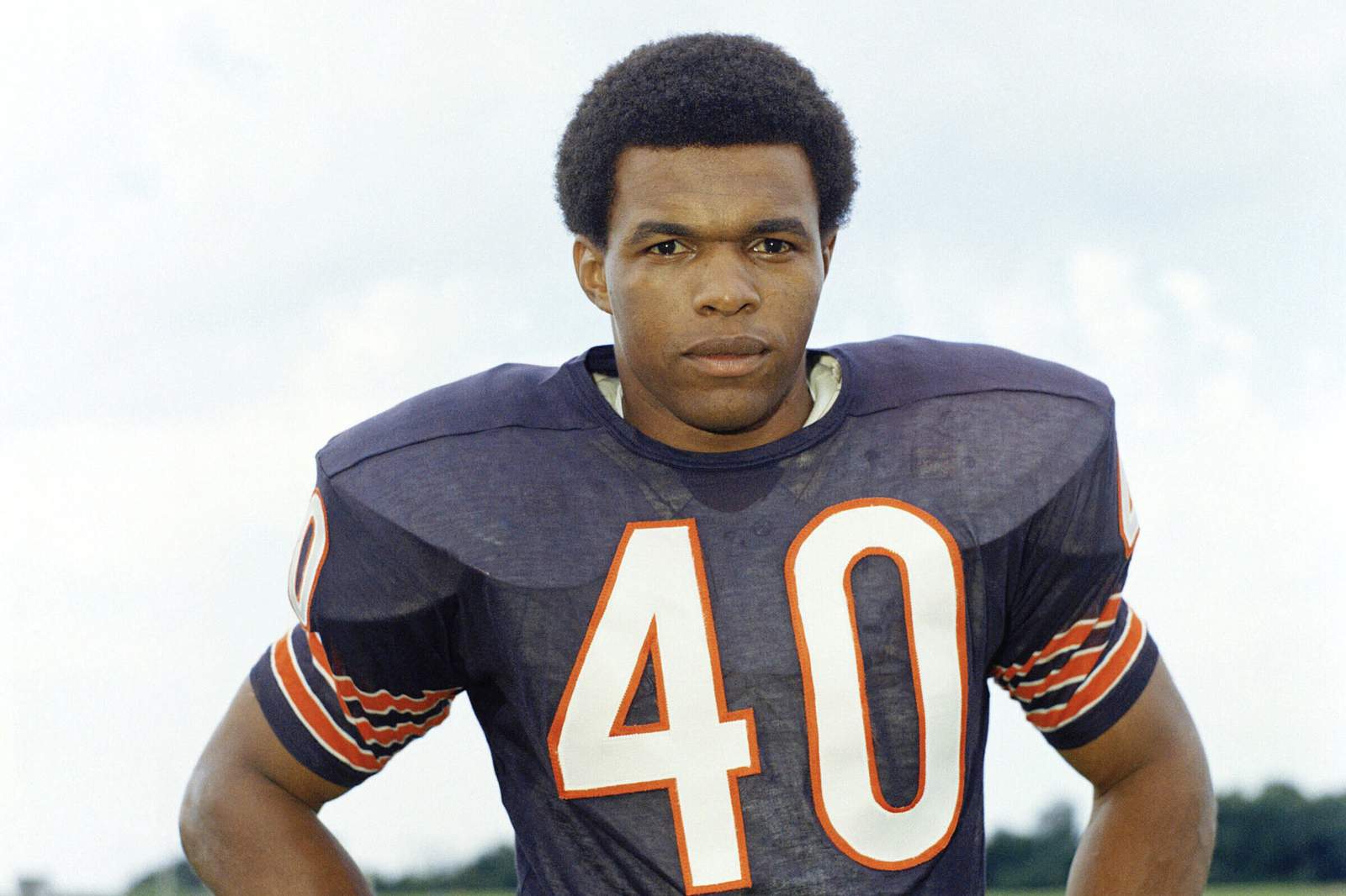 Gale Sayers, Bears Hall of Fame running back who inspired the movie ‘Brian’s Song’, dies at 77