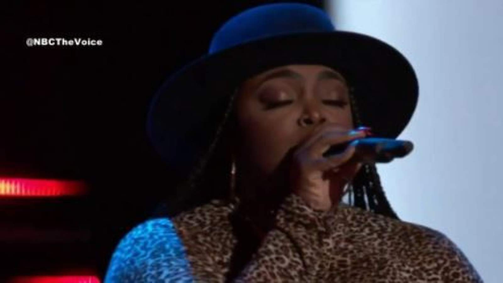Houston musician Desz wows judges on ‘The Voice’ with rendition of ‘Un-Break My Heart’