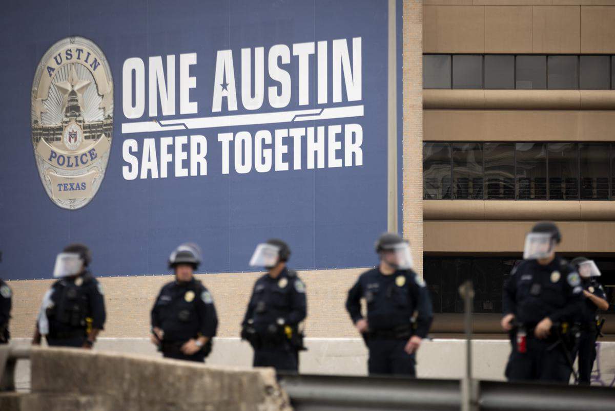 Gov. Greg Abbott considering putting Austin police under state control after budget cut