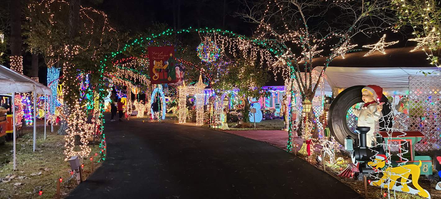 PHOTOS: This is what to expect at that massive holiday lights display in Magnolia